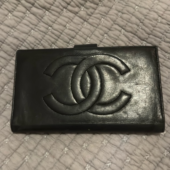 Chanel CC Wallet Large in black Lambskin Leather - Picture 1 of 5